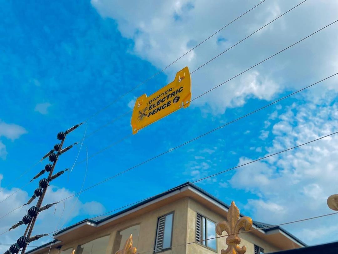 Nana'S Holiday Let Adenta Exterior photo